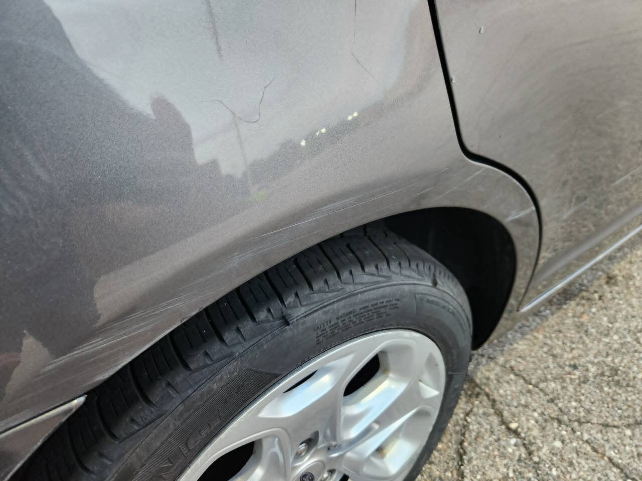 Used 2010 Ford Fusion SE FWD image 34