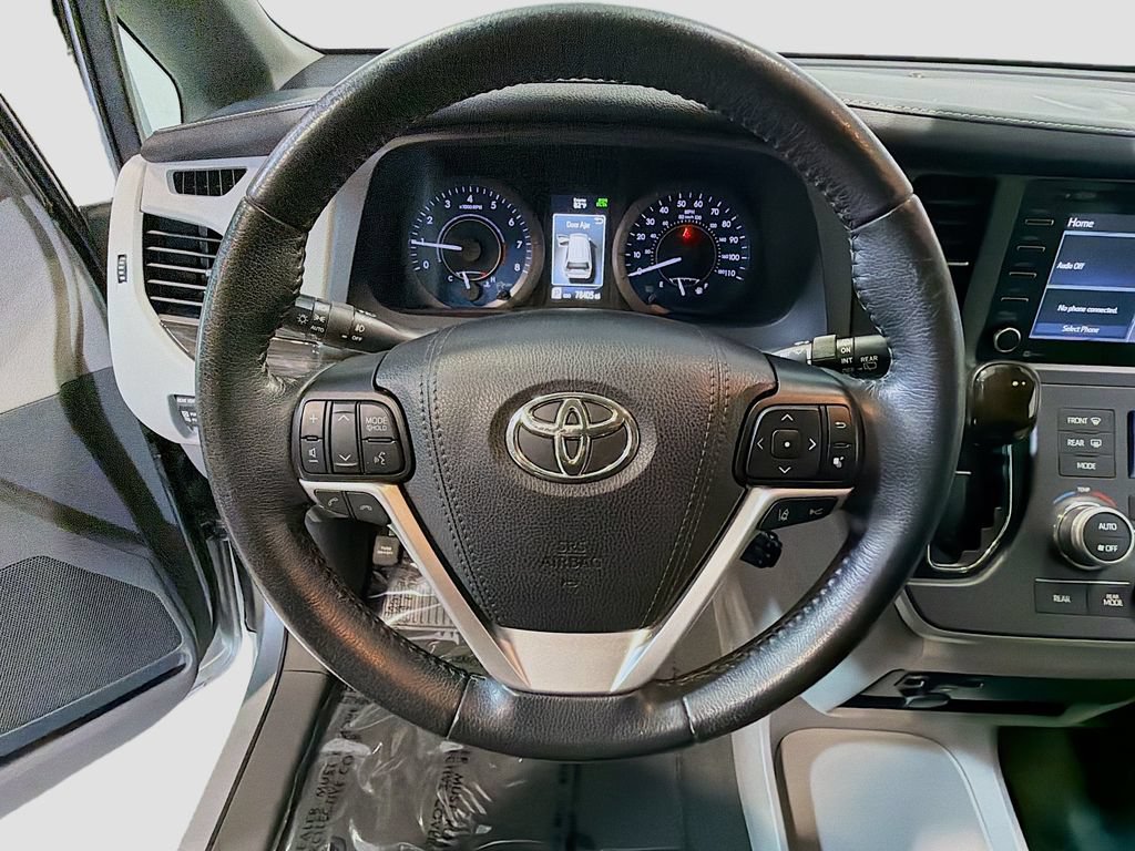 Used 2020 Toyota Sienna XLE w/ XLE Navigation Package AWD/4WD image 13