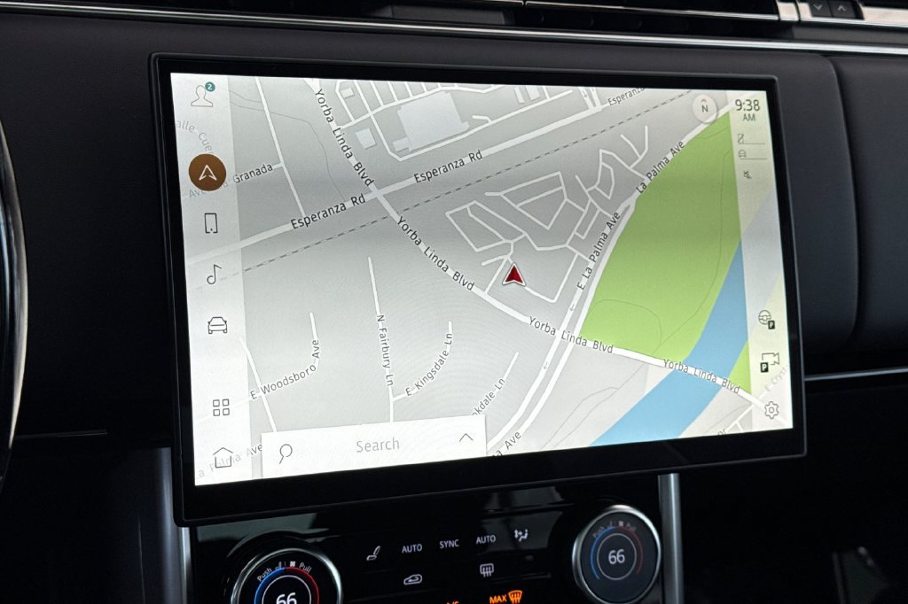 Used 2023 Land Rover Range Rover SE AWD/4WD image 4