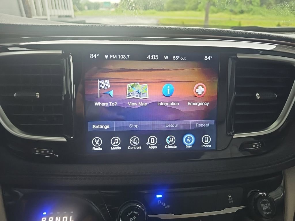Used 2017 Chrysler Pacifica Limited FWD image 25