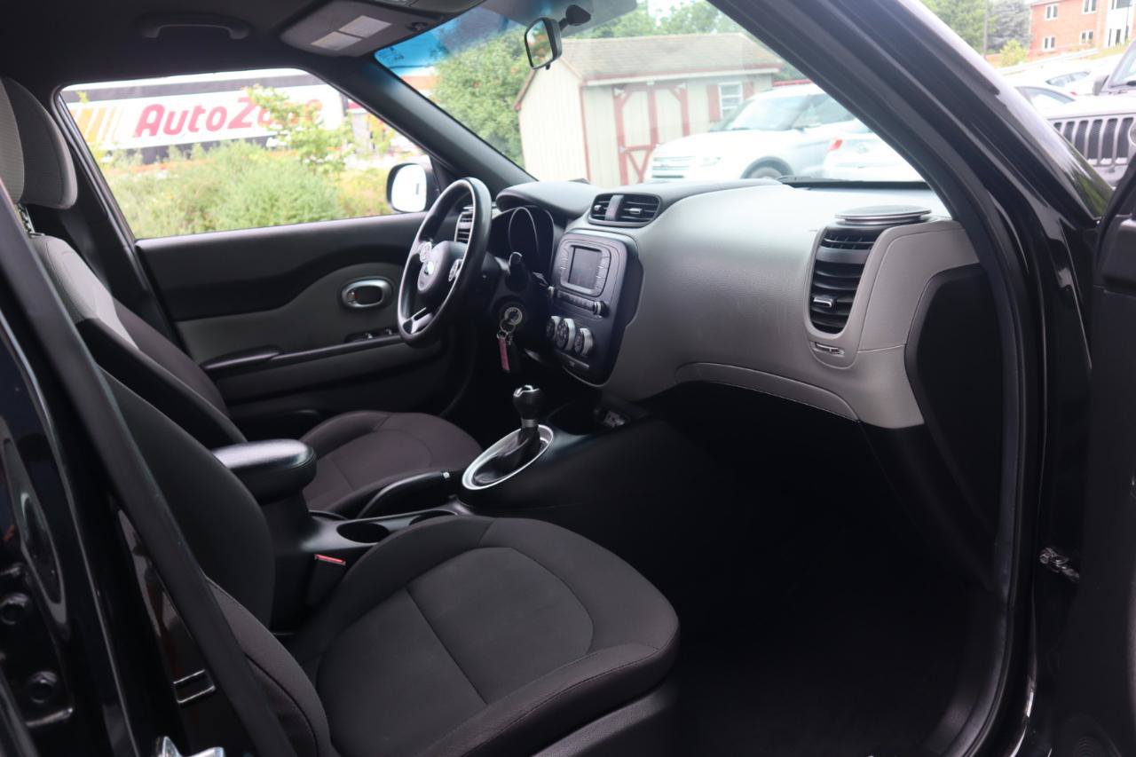 Used 2018 Kia Soul FWD image 32