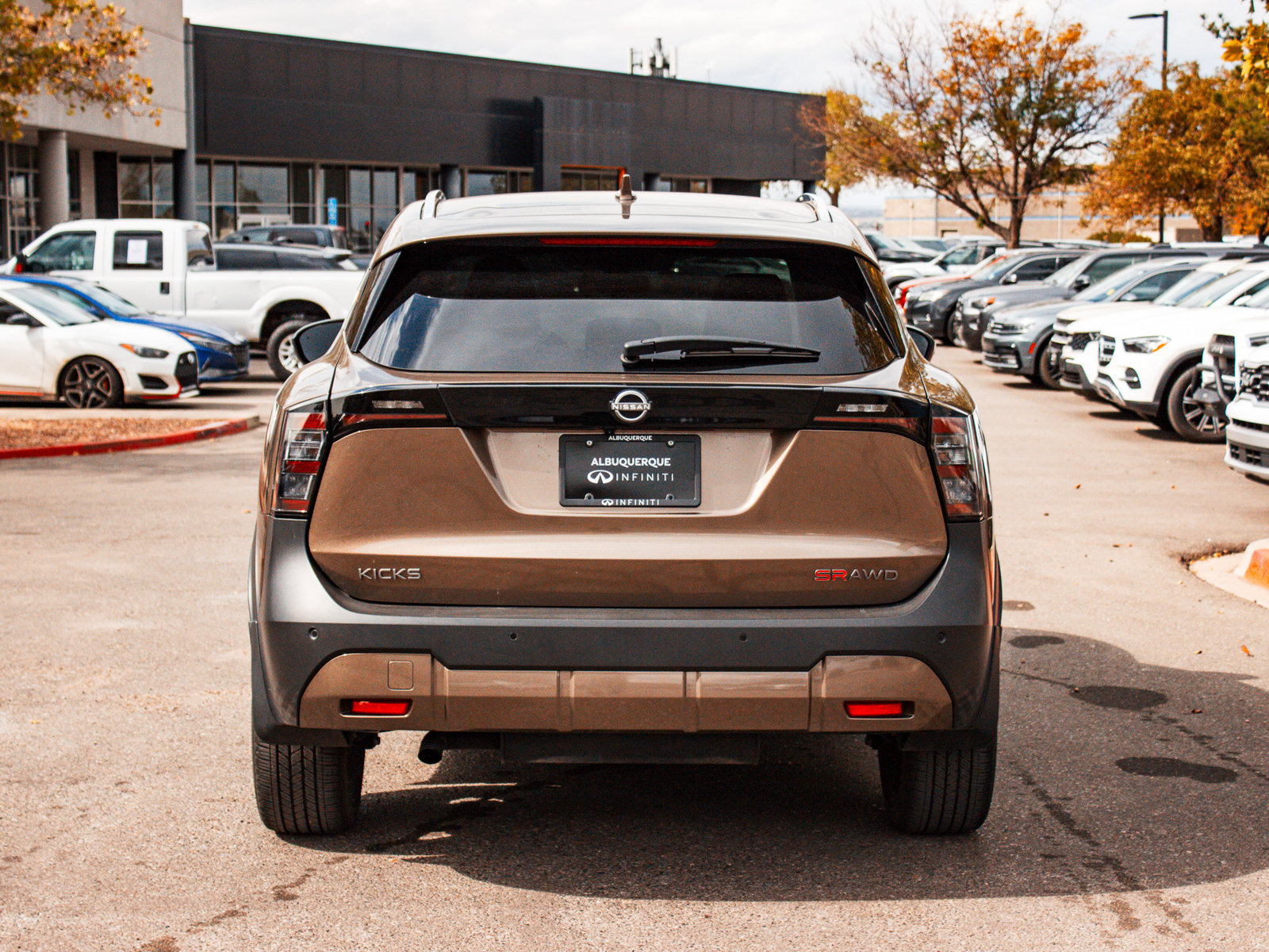Used 2025 Nissan Kicks SR AWD/4WD image 5