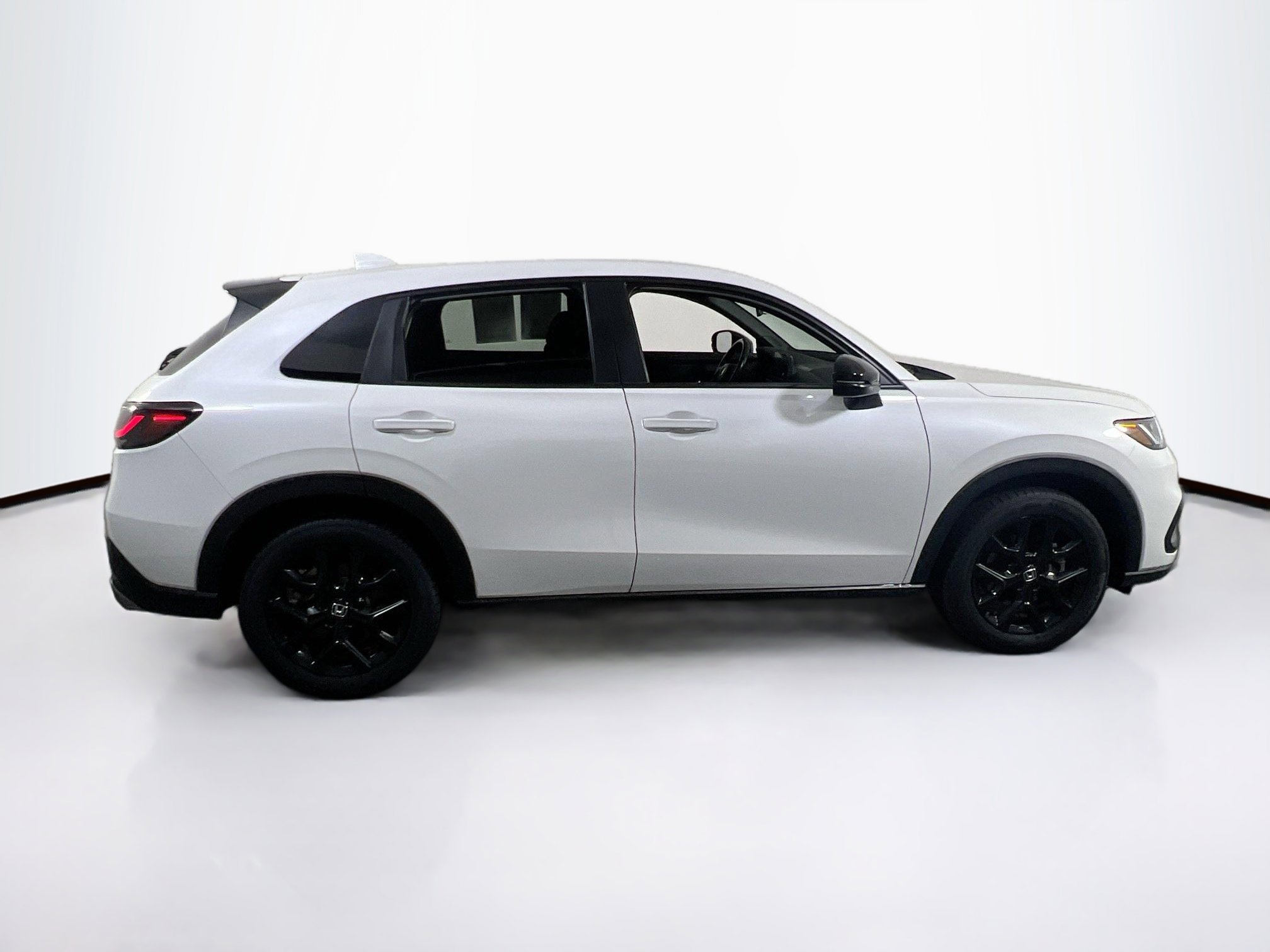 Used 2023 Honda HR-V Sport image 4