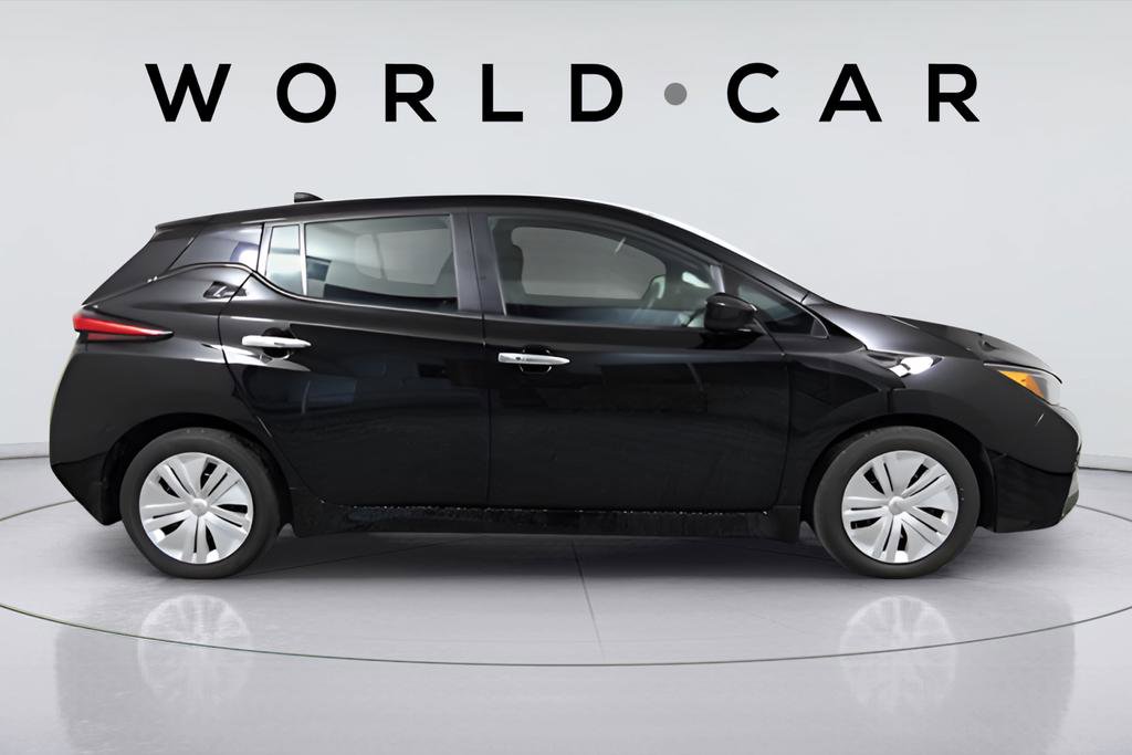 Used 2025 Nissan Leaf S image 12
