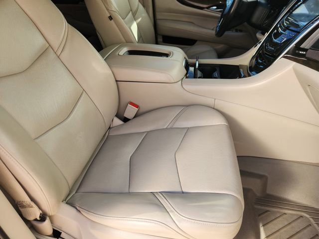 Used 2019 Cadillac Escalade ESV Premium Luxury image 14