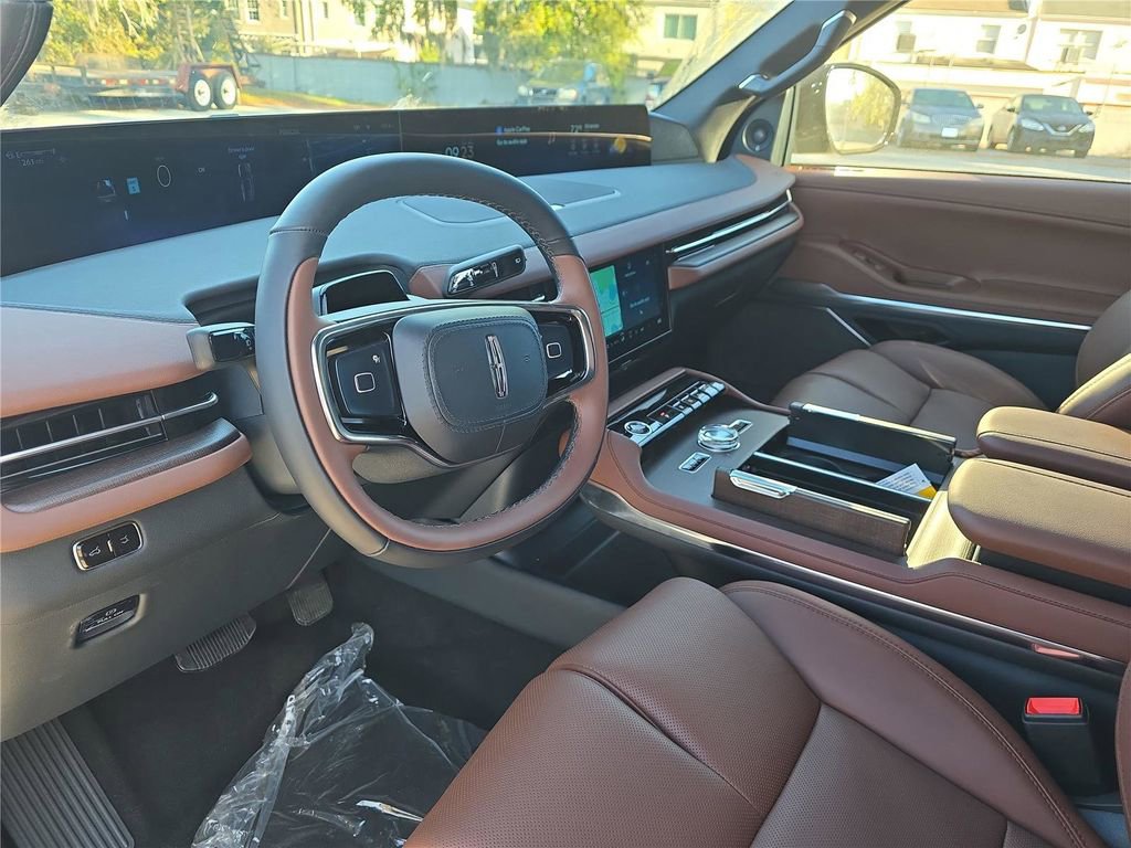 New 2026 Lincoln Navigator Reserve image 17