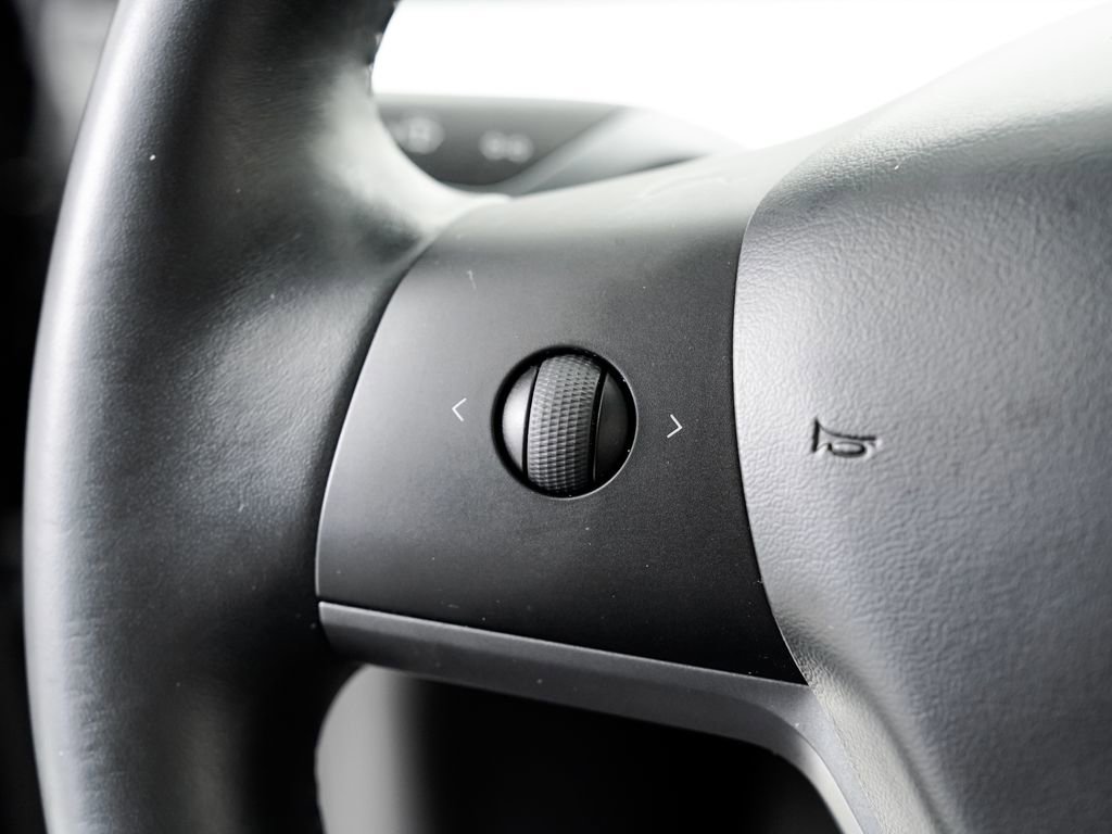 Used 2018 Tesla Model 3 Mid Range image 11