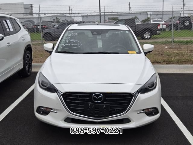 Used 2018 MAZDA MAZDA3 Grand Touring w/ Premium Equipment Package FWD image 11