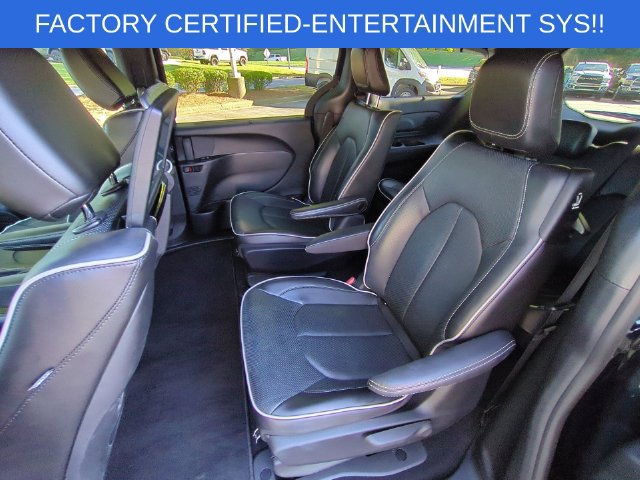 Certified 2023 Chrysler Pacifica Limited w/ Uconnect Theater Family Group FWD image 29