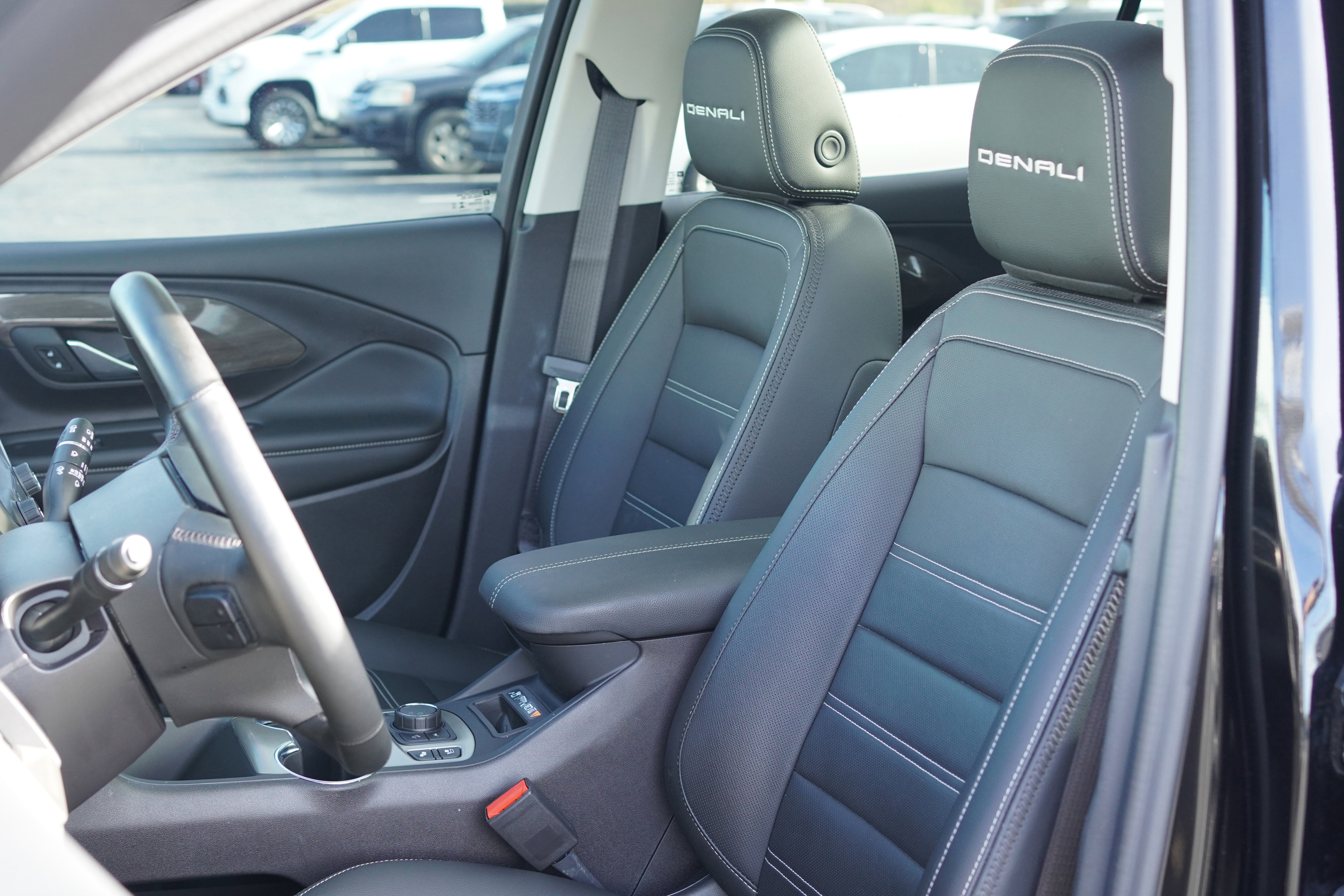 Used 2024 GMC Terrain Denali w/ Denali Premium Package image 29