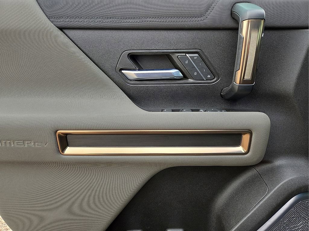 Used 2024 GMC Hummer EV 3X w/ LPO, Sport Package image 19