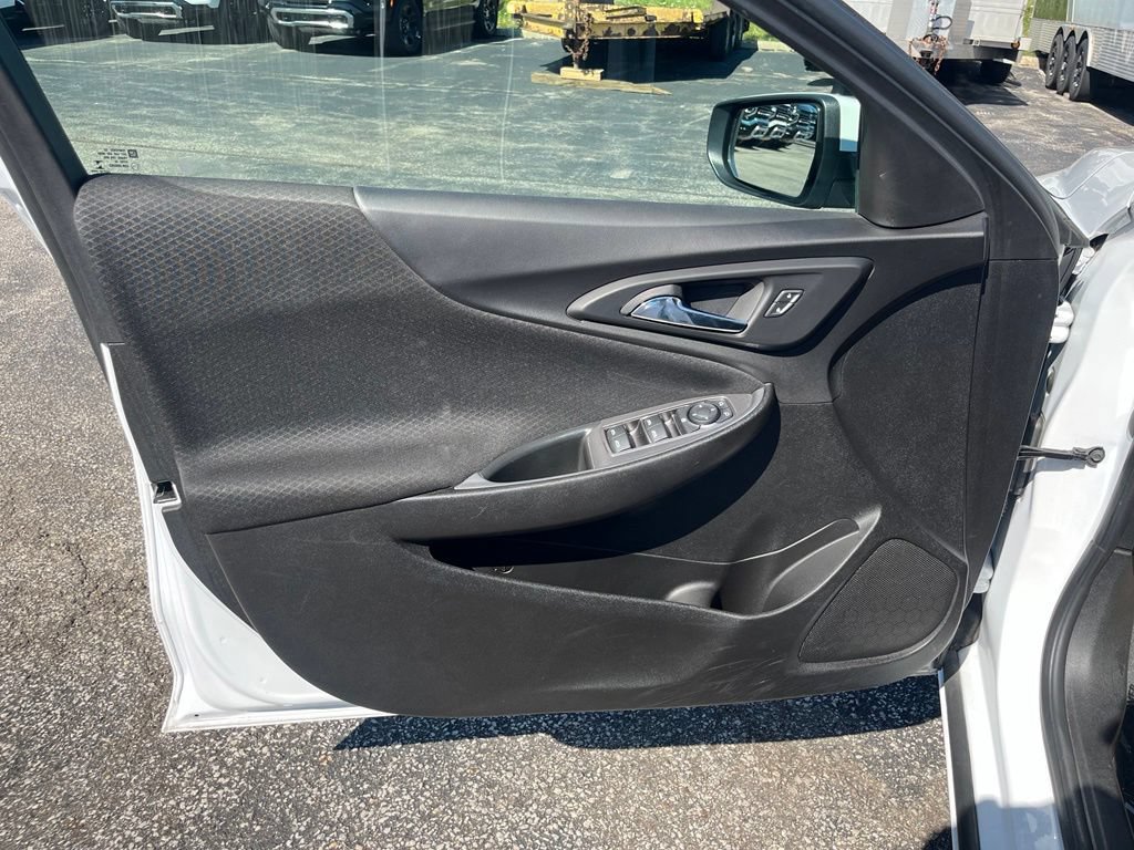 Certified 2025 Chevrolet Malibu LT FWD image 9