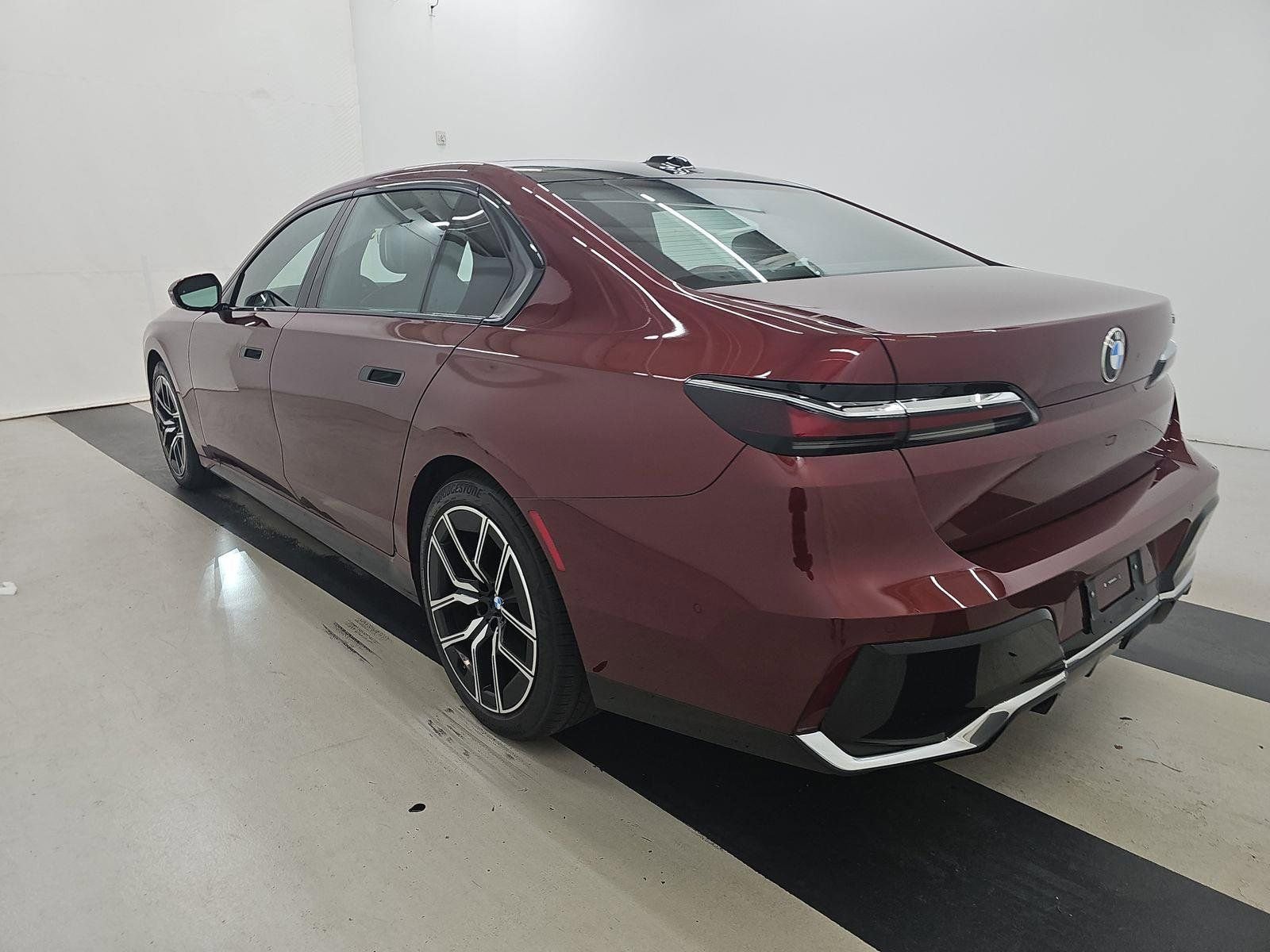 Used 2025 BMW 740i image 6