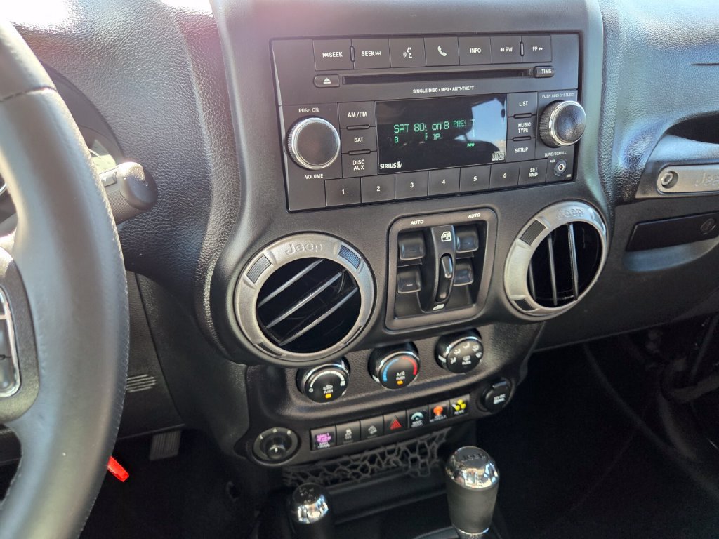 Used 2015 Jeep Wrangler Unlimited Sport w/ Quick Order Package 24S AWD/4WD image 21