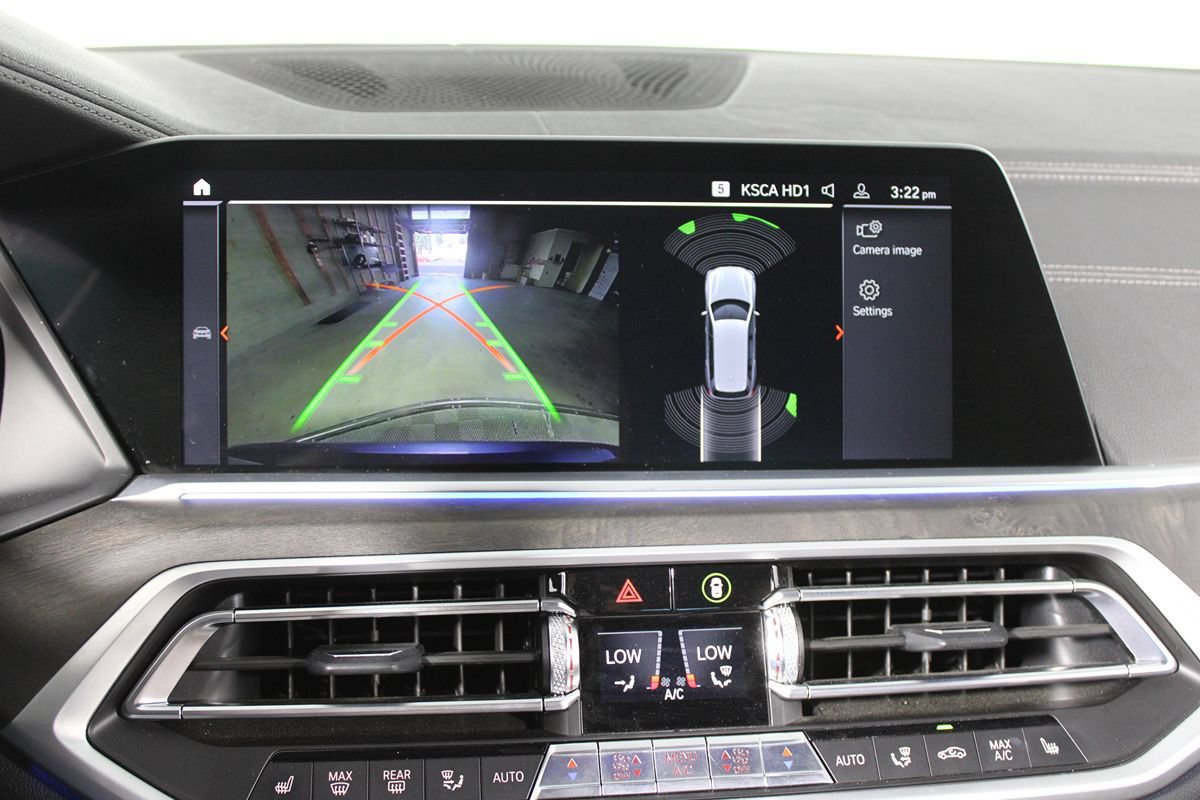Used 2022 BMW X7 xDrive40i w/ M Sport Package AWD/4WD image 18