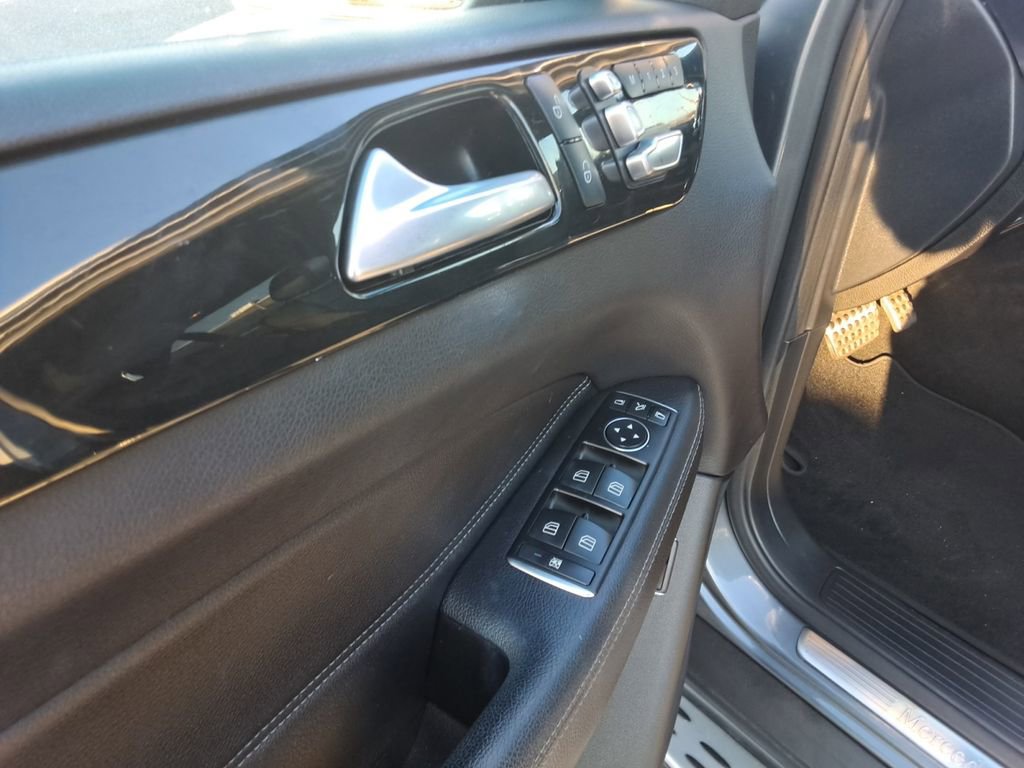 Used 2019 Mercedes-Benz GLE 400 4MATIC image 12