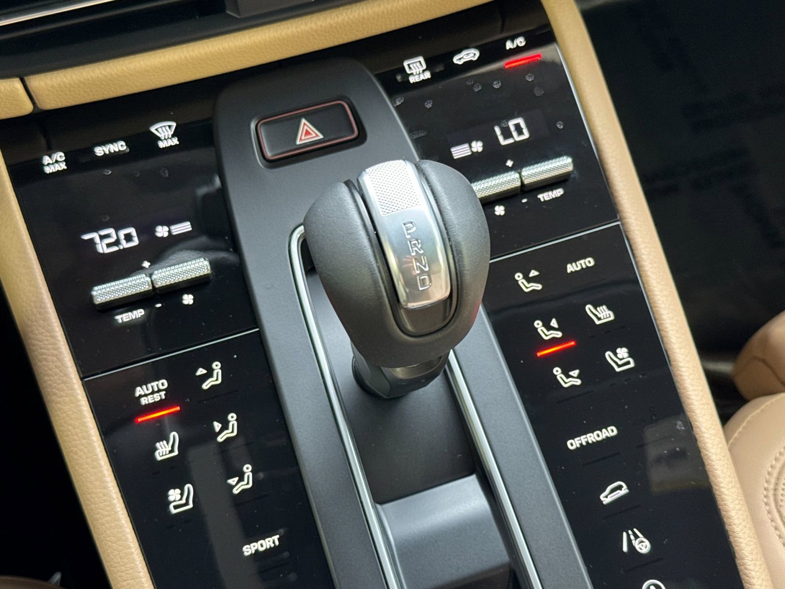 Certified 2025 Porsche Macan image 24