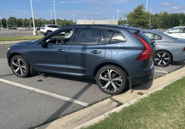 Used 2023 Volvo XC60 B5 Ultimate w/ Climate Package AWD/4WD image 4