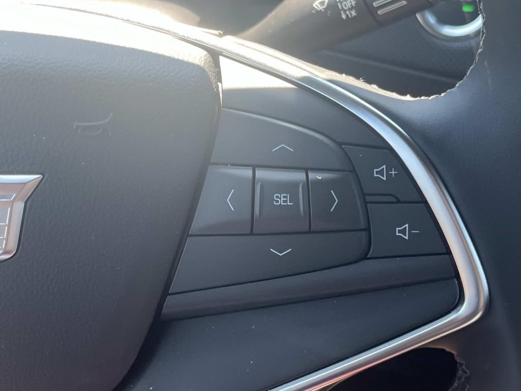 New 2026 Cadillac XT5 Luxury w/ LPO, ONYX Package FWD image 34