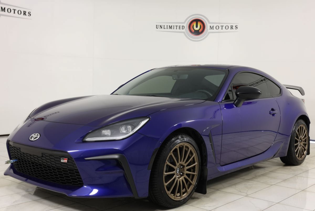 Used 2023 Toyota GR86 RWD image 5