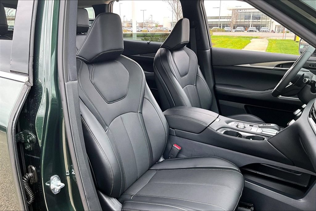 Certified 2026 INFINITI QX60 Luxe w/ Cargo Package AWD/4WD image 27