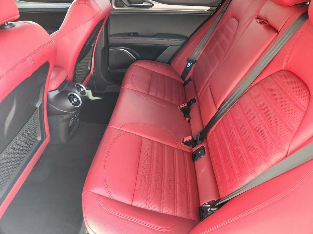 Used 2023 Alfa Romeo Stelvio Veloce AWD/4WD image 19