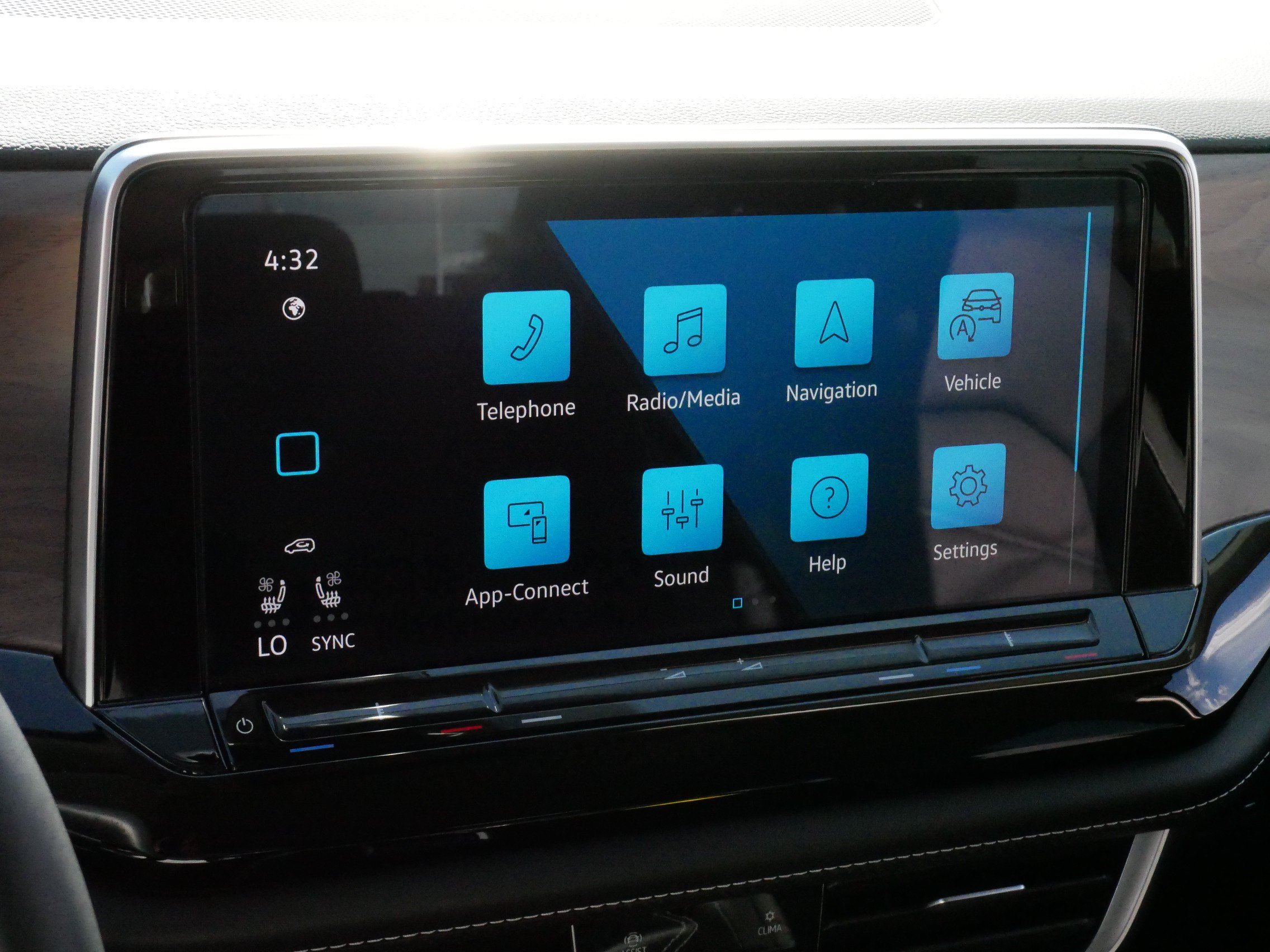 Certified 2024 Volkswagen Atlas SE AWD/4WD image 25