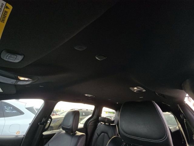 Used 2025 Chrysler Pacifica Select image 14