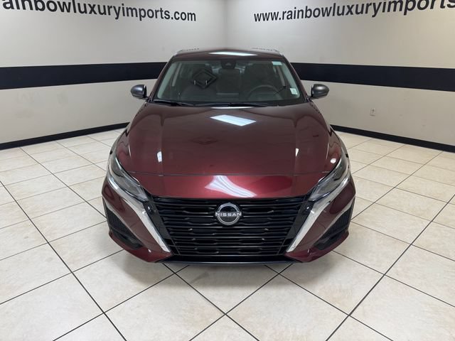 Used 2025 Nissan Altima 2.5 SV FWD image 2