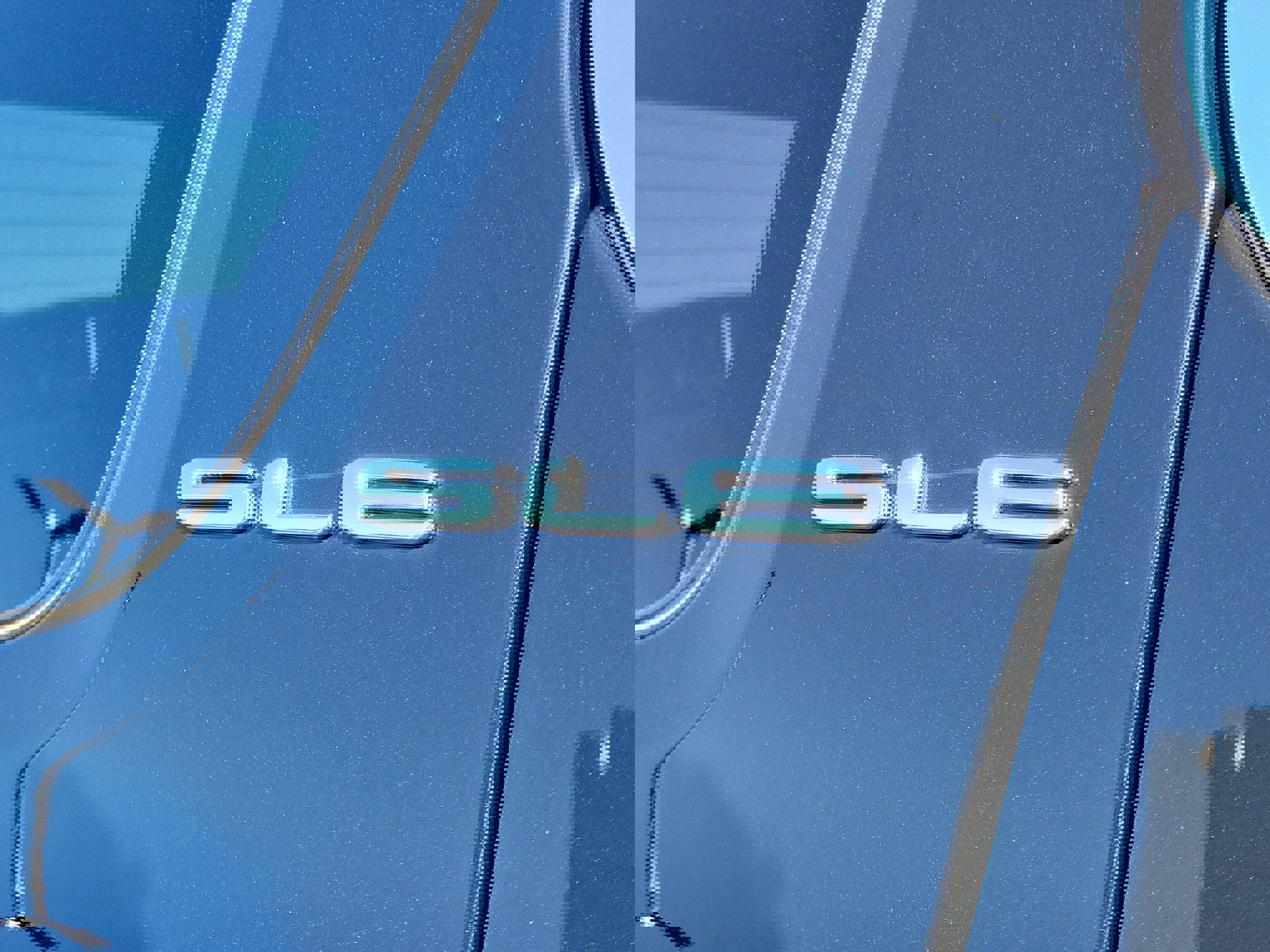 Used 2023 GMC Acadia SLE w/ Driver Convenience Package image 7