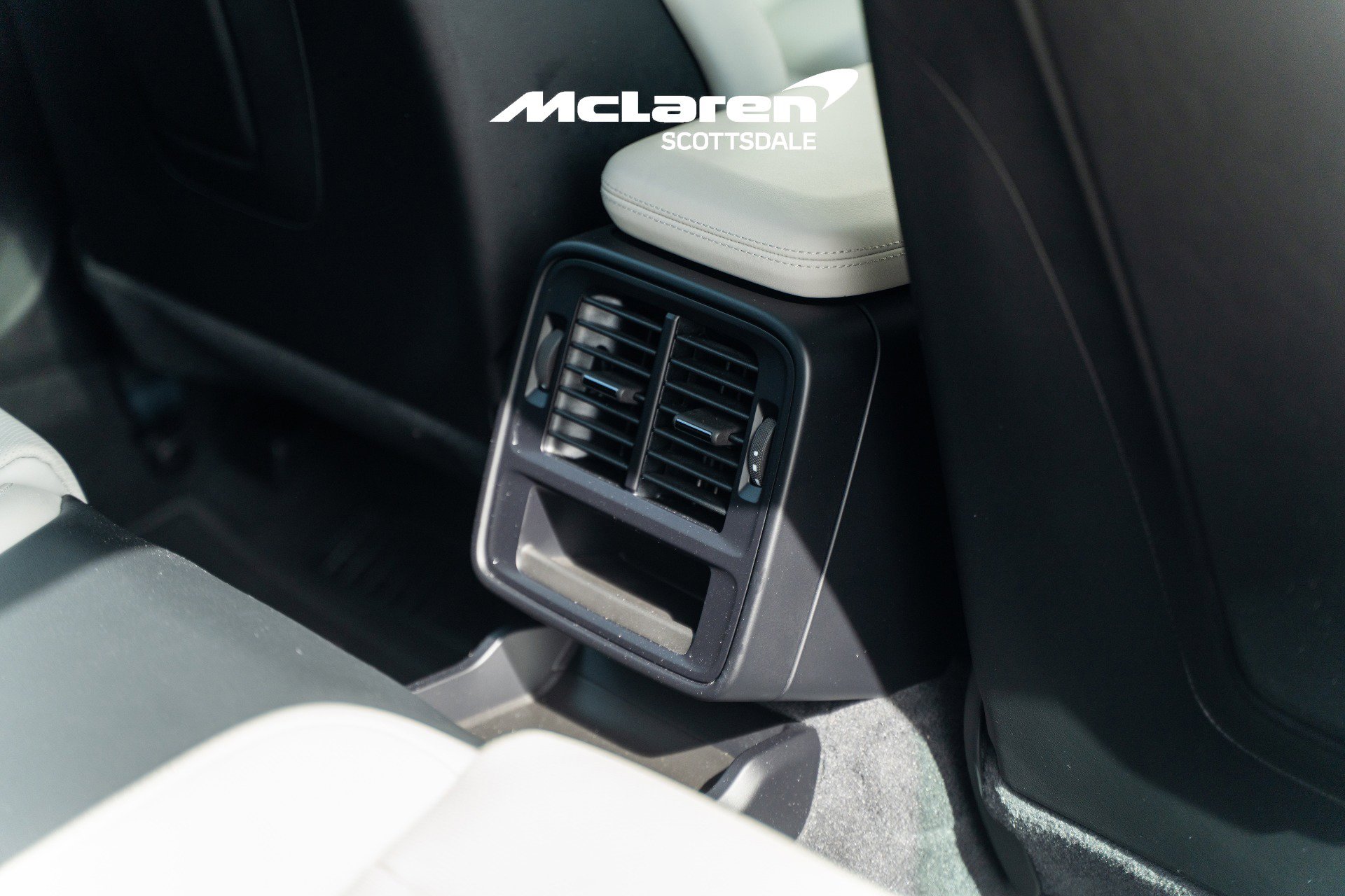 Used 2021 Porsche Taycan image 32