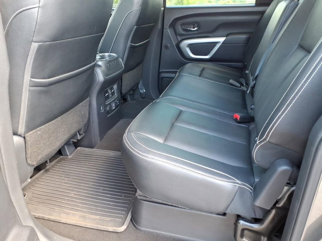 Used 2019 Nissan Titan PRO-4X w/ Pro-4x Convenience Package AWD/4WD image 11