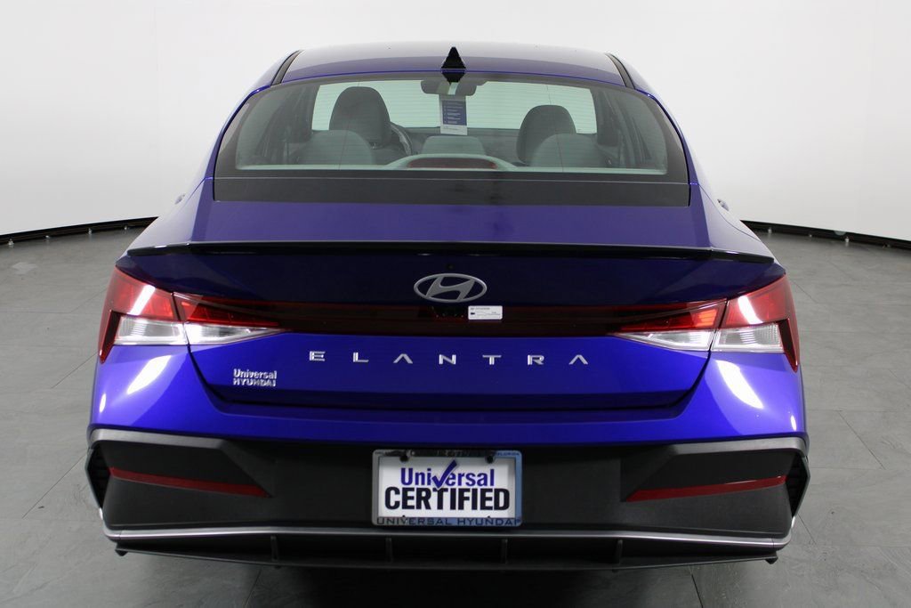 Certified 2025 Hyundai Elantra Sport image 7