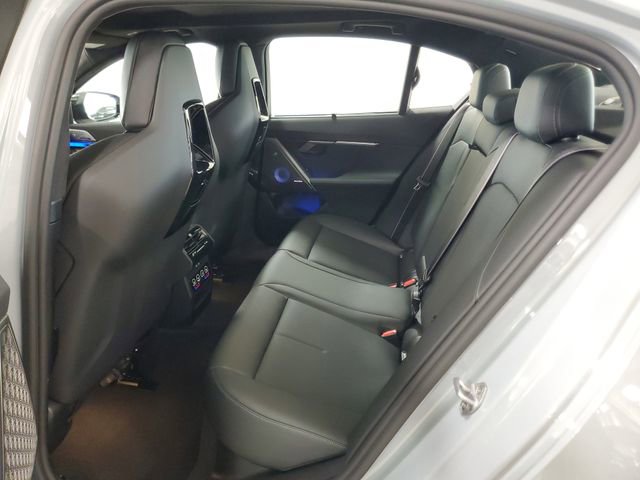 Used 2025 BMW M5 w/ Carbon Package image 23