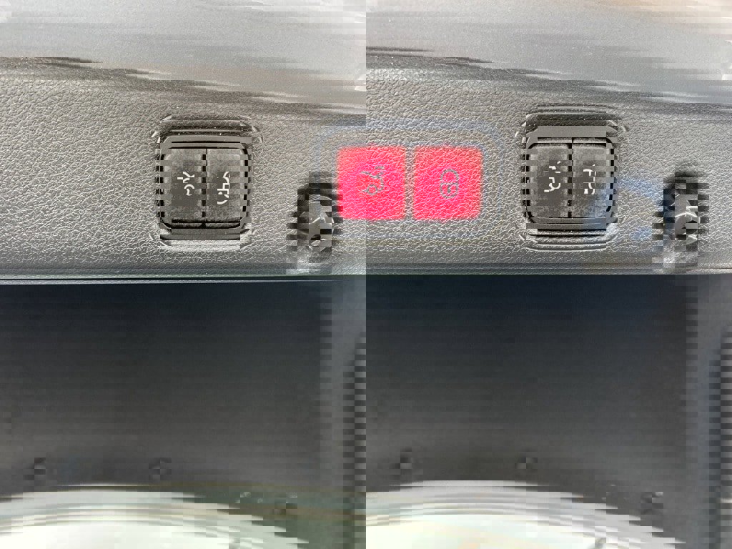 Used 2021 Mercedes-Benz E 350 Sedan image 18