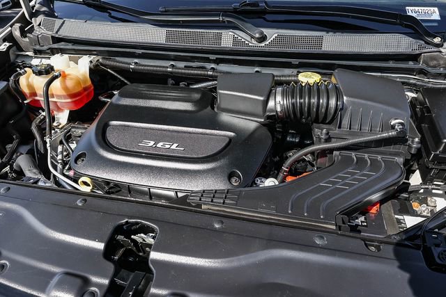 Used 2017 Chrysler Pacifica Limited w/ UConnect Theater Package image 12