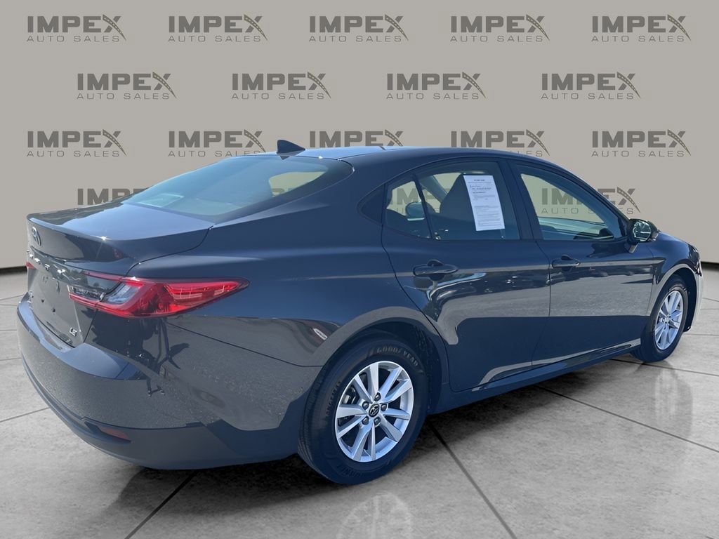 Used 2025 Toyota Camry LE image 5