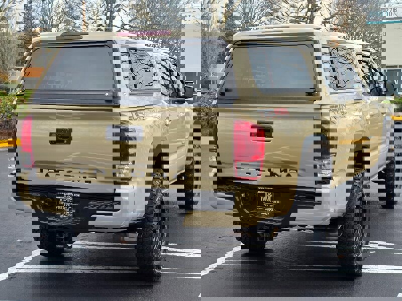 Used 2017 Toyota Tacoma TRD Off-Road image 8