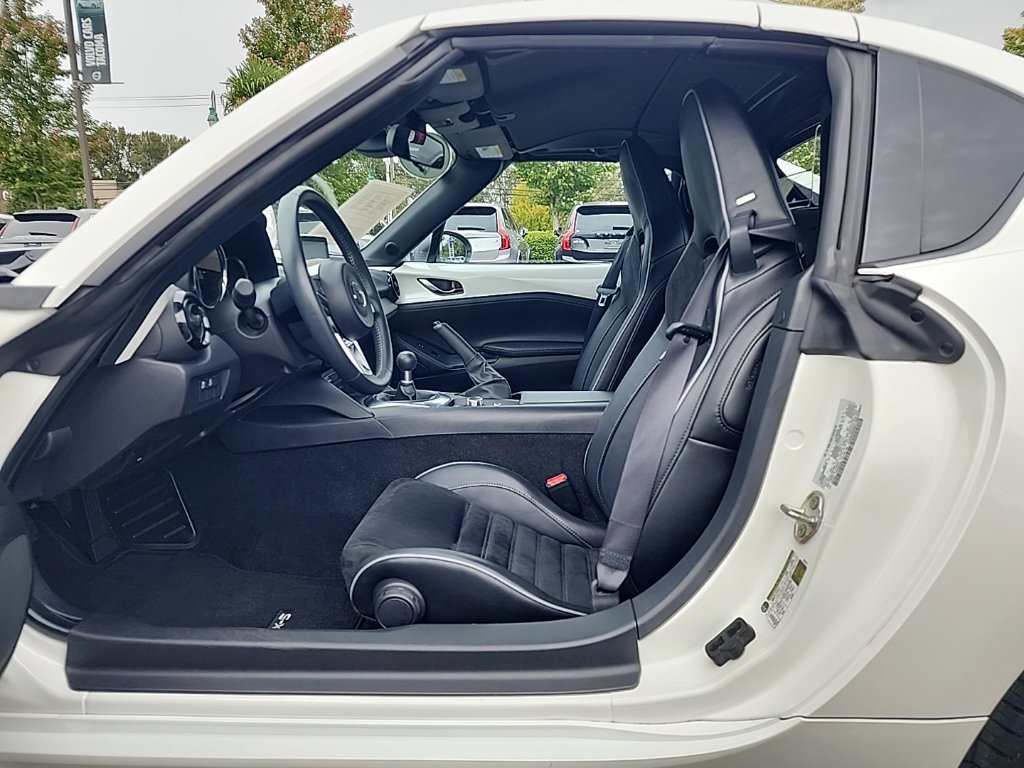 Used 2023 MAZDA MX-5 Miata Club RWD image 8