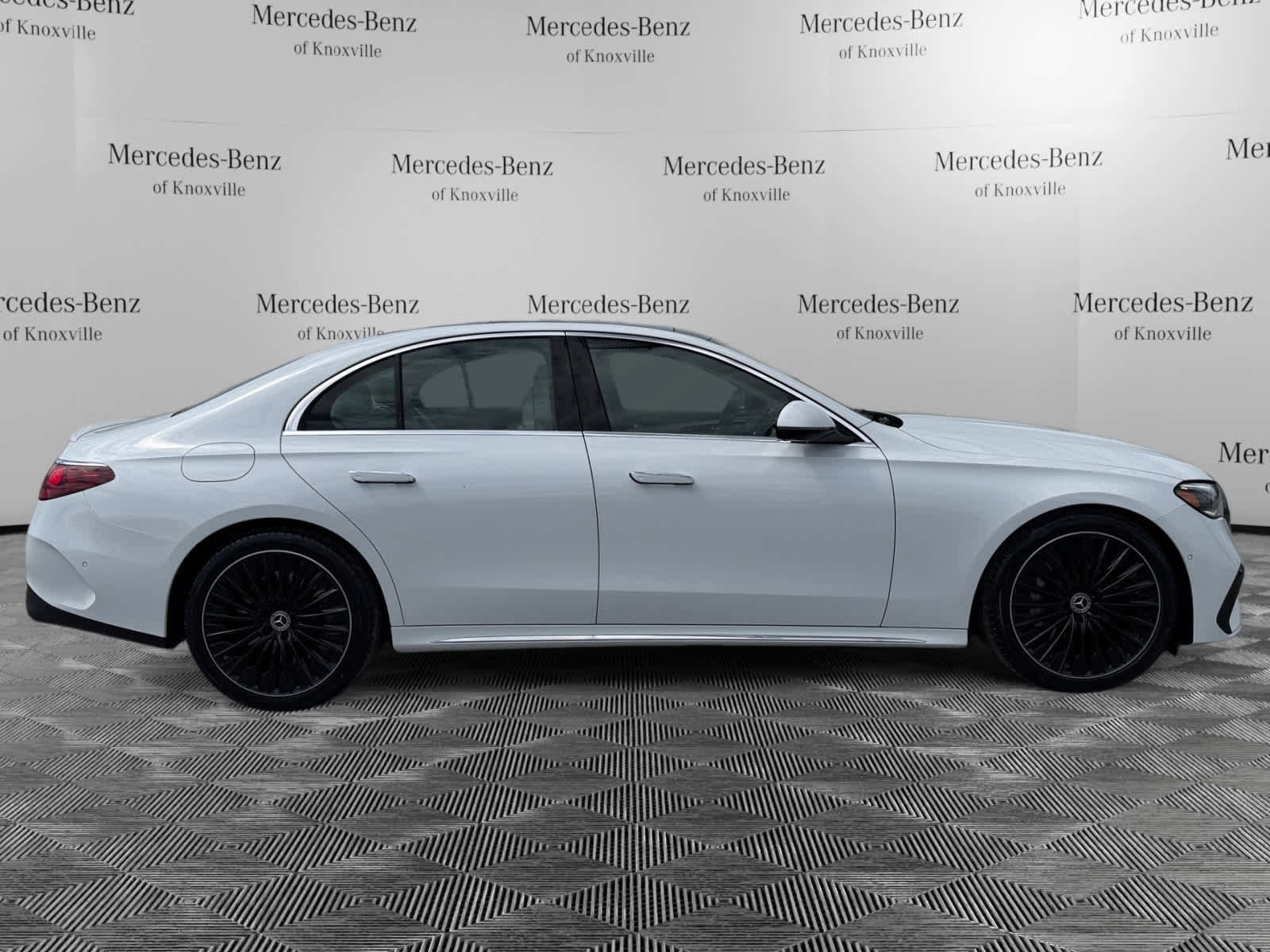 New 2026 Mercedes-Benz E 450 4MATIC Sedan image 6