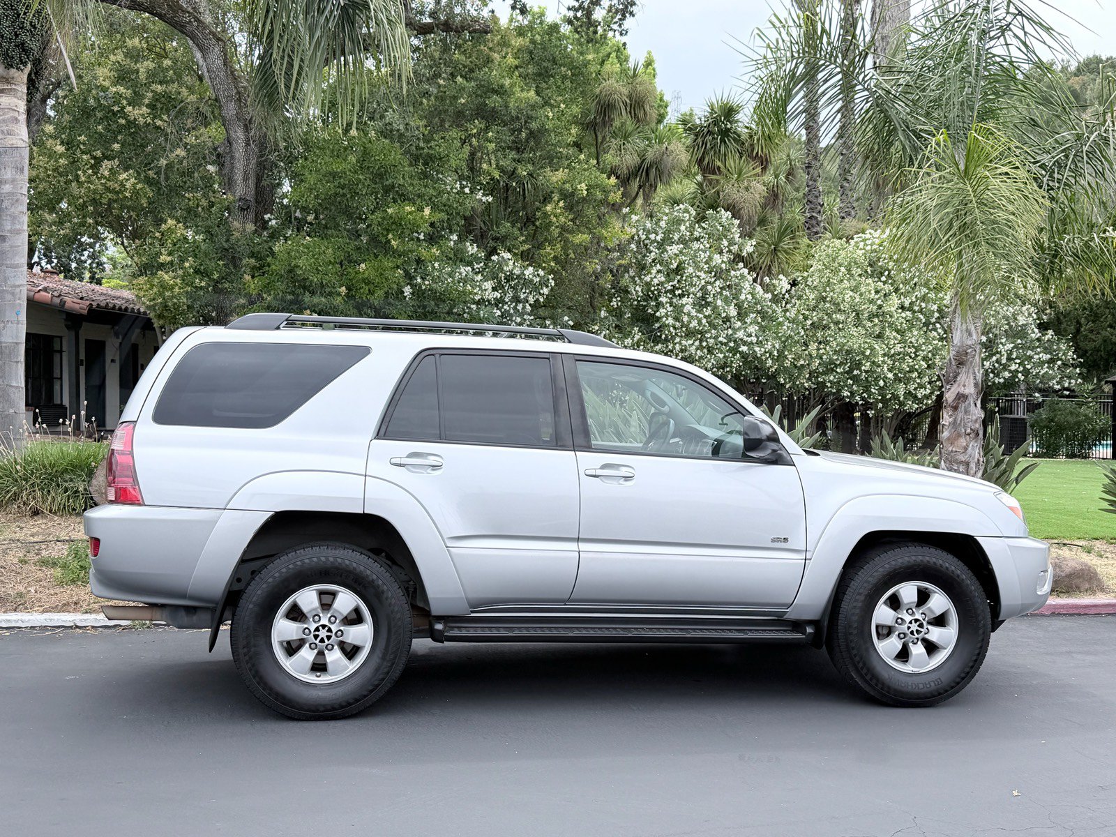 Used 2004 Toyota 4Runner SR5 RWD image 5
