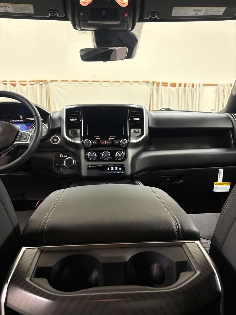 New 2026 RAM 1500 Express AWD/4WD image 19