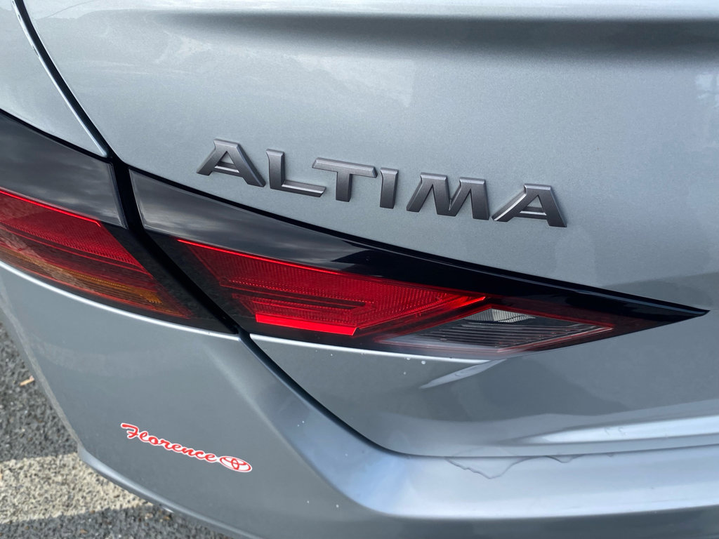 Used 2024 Nissan Altima 2.5 SV image 11