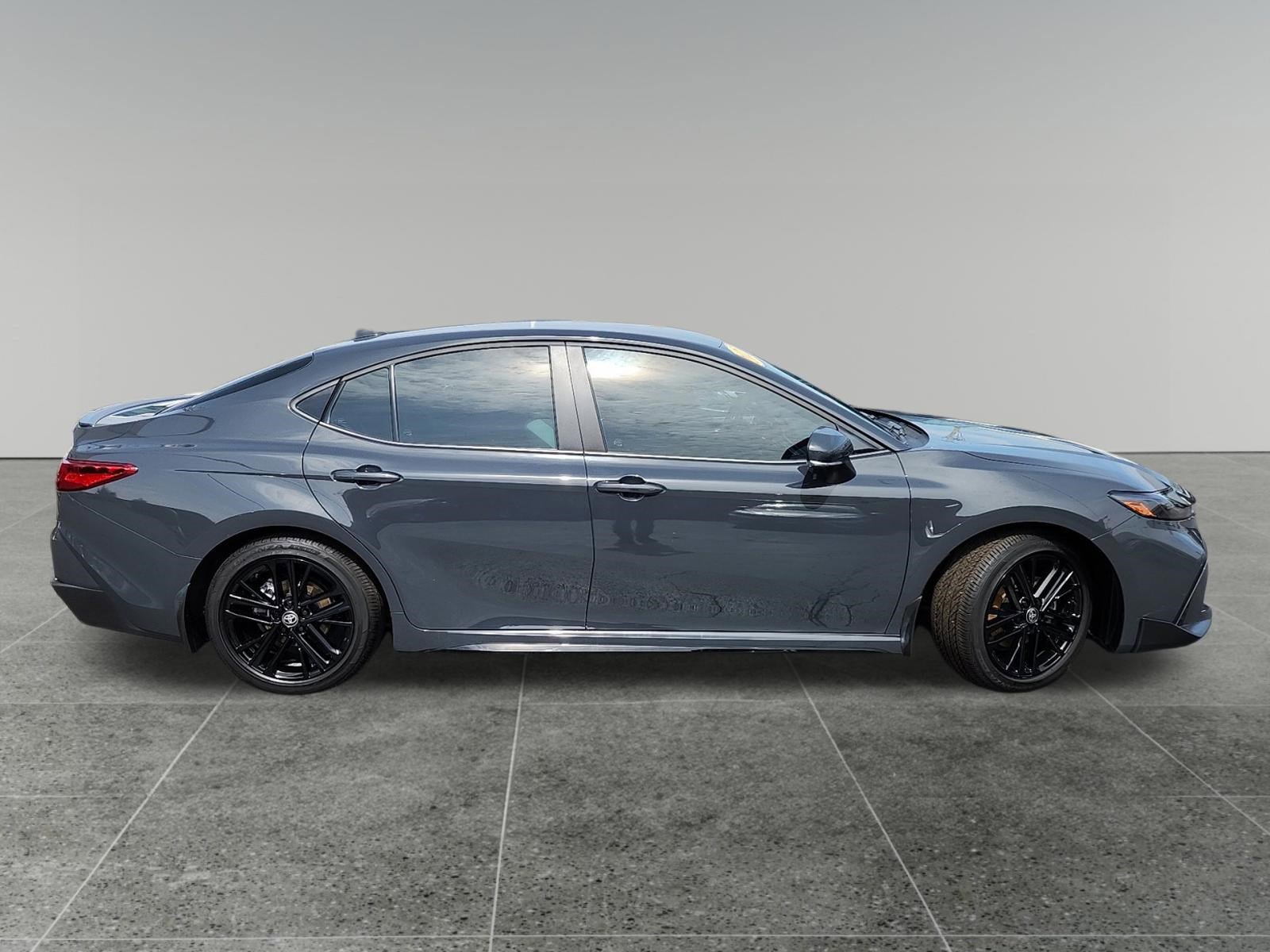 Certified 2025 Toyota Camry SE w/ Convenience Package image 6