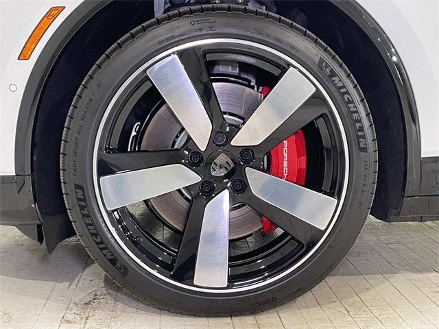 New 2025 Porsche Macan Turbo Electric image 13