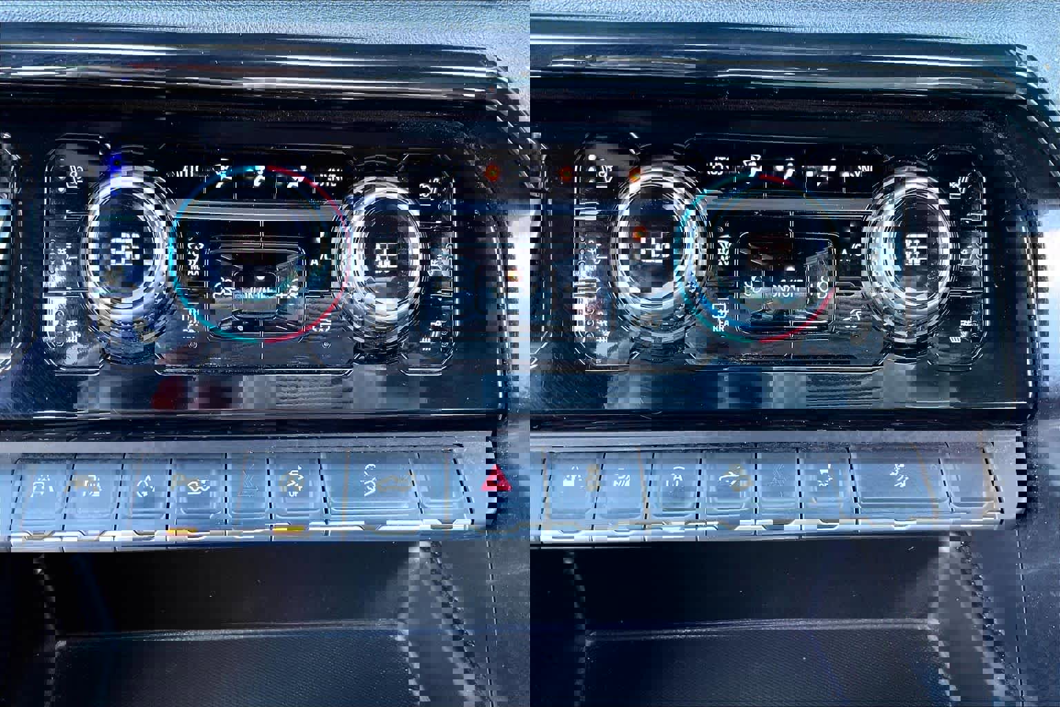 Certified 2025 GMC Sierra 1500 AT4 w/ AT4 Premium Package image 33