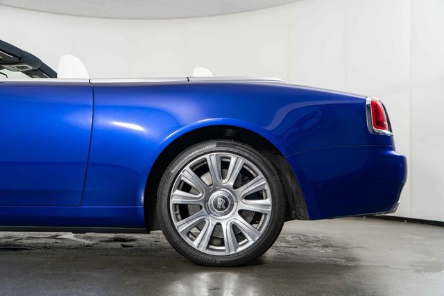 Used 2017 Rolls-Royce Dawn RWD image 13