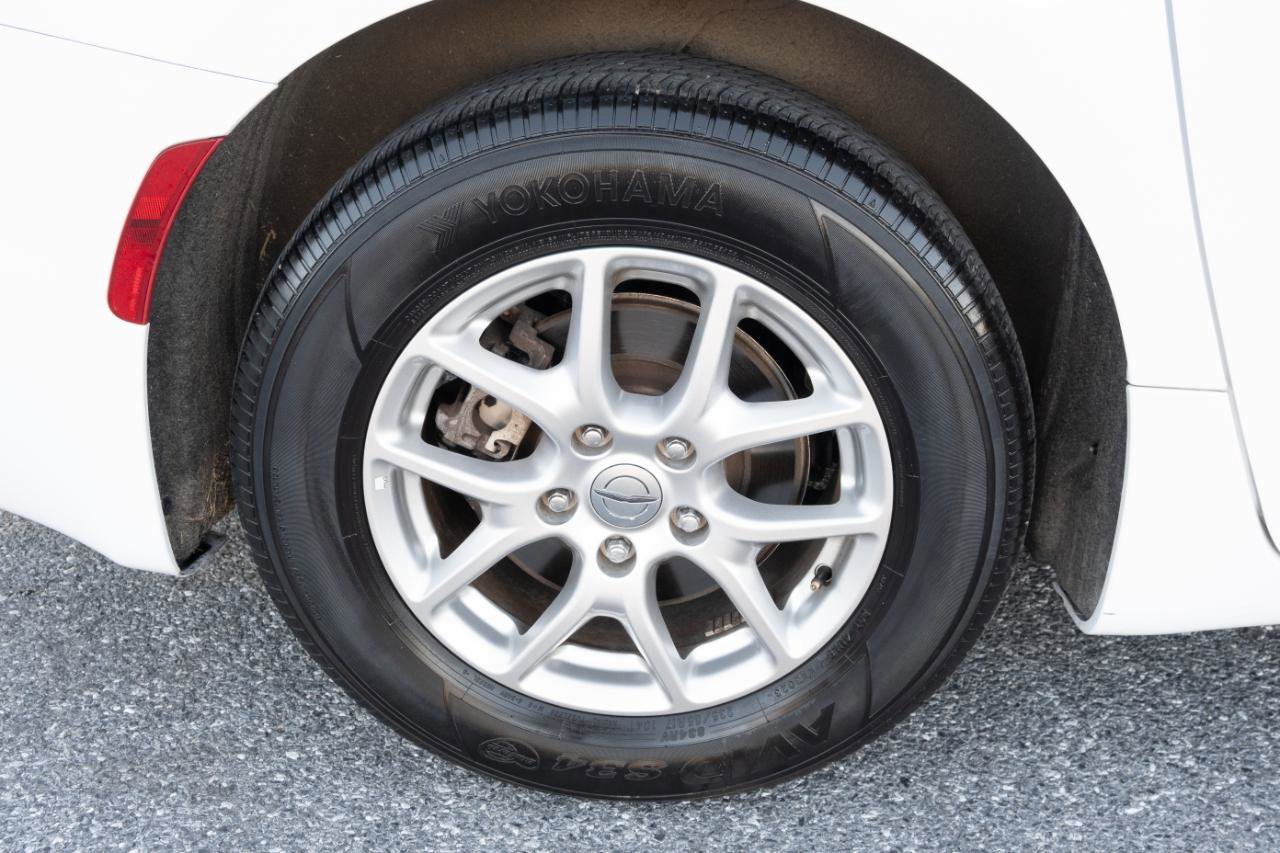 Used 2024 Chrysler Pacifica Touring-L image 46