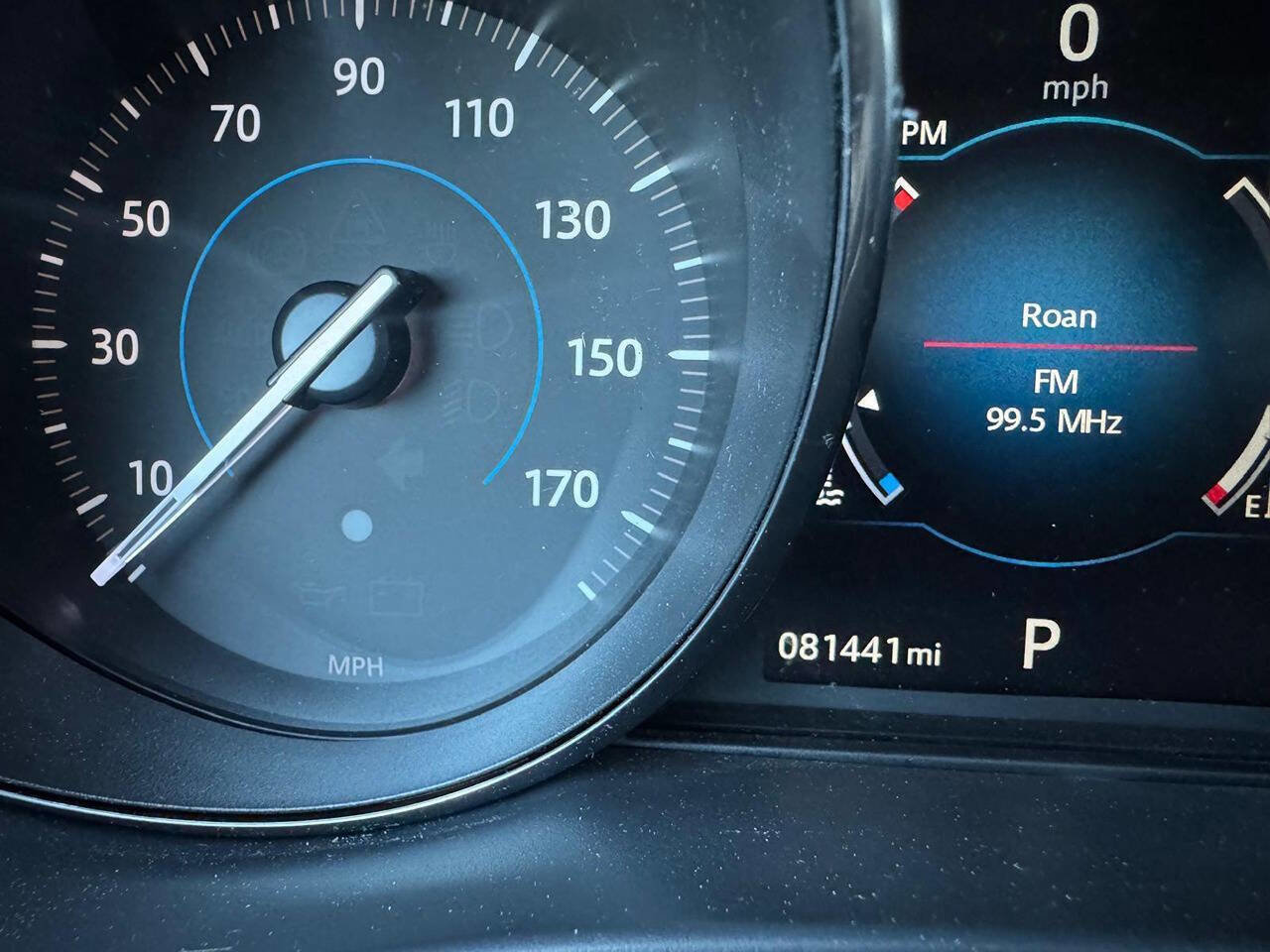 Used 2017 Jaguar XE Premium image 32