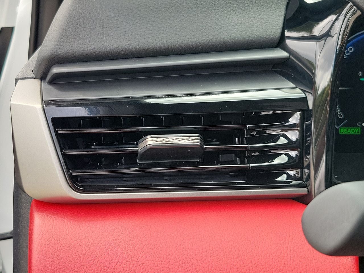 Used 2026 Toyota Camry XSE FWD image 33